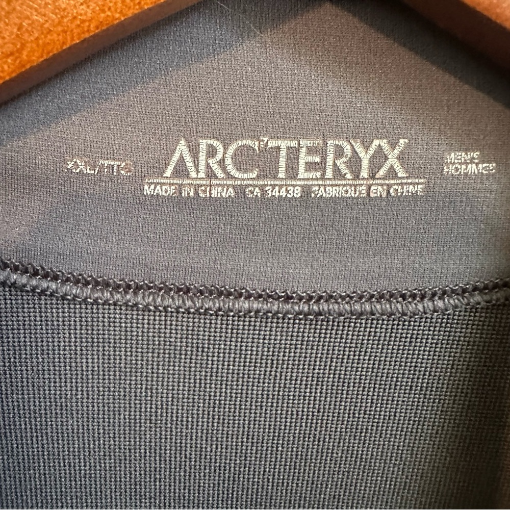 Arc’Teryx Men’s Phase AR Zip Neck Long Sleeve Pullover - Picture 4 of 5